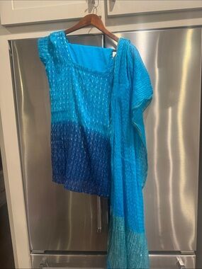 Blue Ombre Indian Kurta Set with Scarf